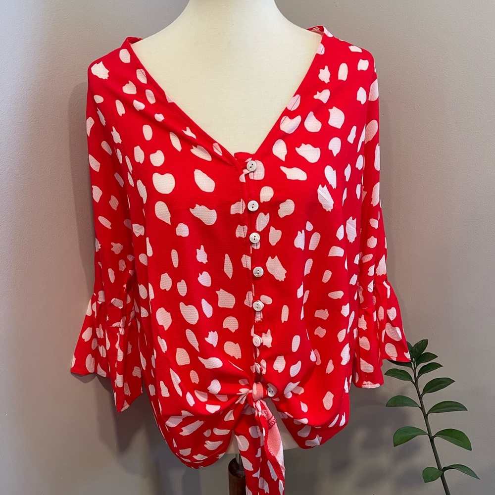 3/4 sleeve blouse- red and white - flared sleeve - tie front